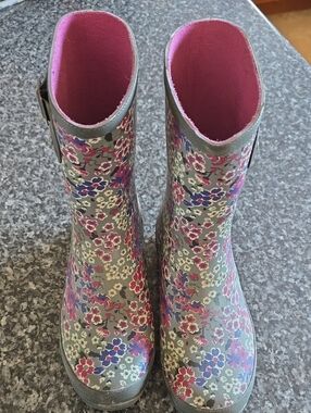 Chooka Floral Rain Boots in Pink and Green Size 8